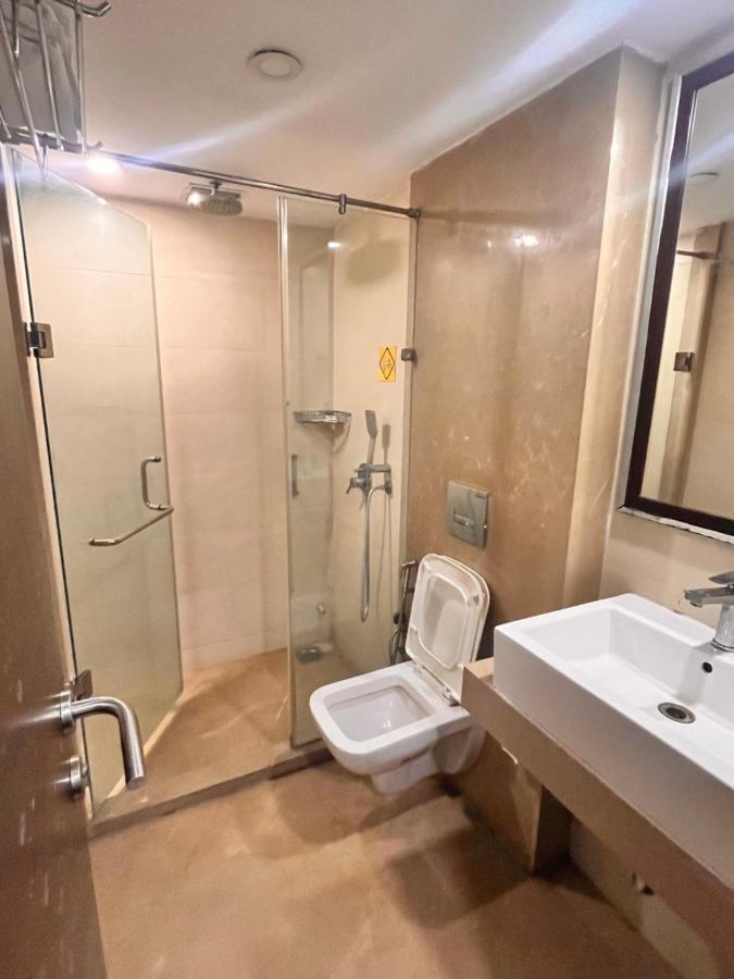 Krios Hotel - Near Sg Highway, アーメダバード エクステリア 写真