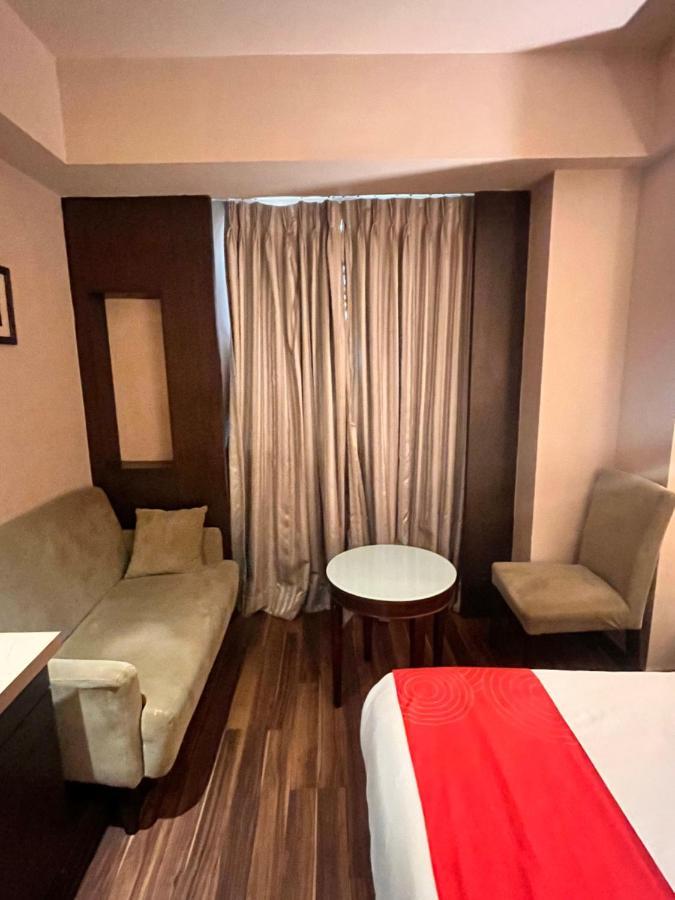 Krios Hotel - Near Sg Highway, アーメダバード エクステリア 写真
