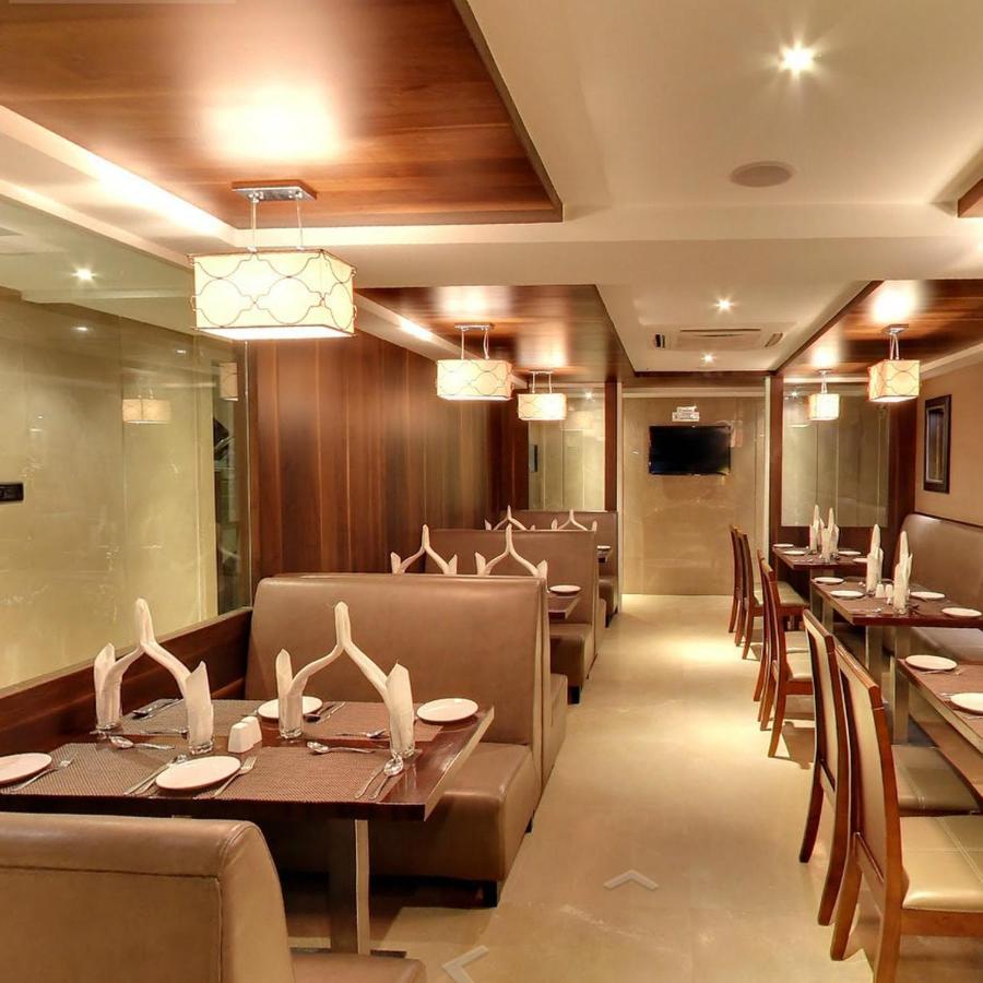 Krios Hotel - Near Sg Highway, アーメダバード エクステリア 写真