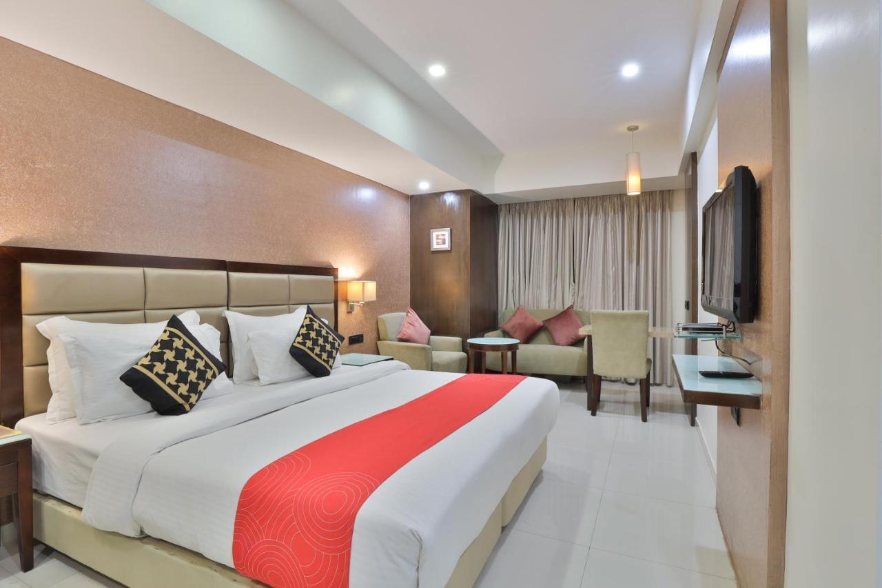 Krios Hotel - Near Sg Highway, アーメダバード エクステリア 写真