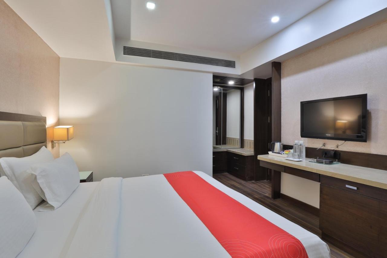 Krios Hotel - Near Sg Highway, アーメダバード エクステリア 写真