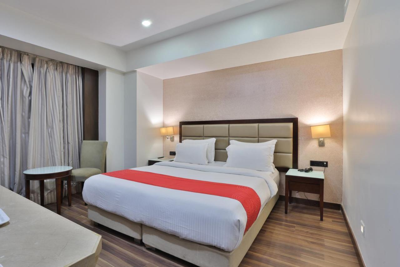 Krios Hotel - Near Sg Highway, アーメダバード エクステリア 写真