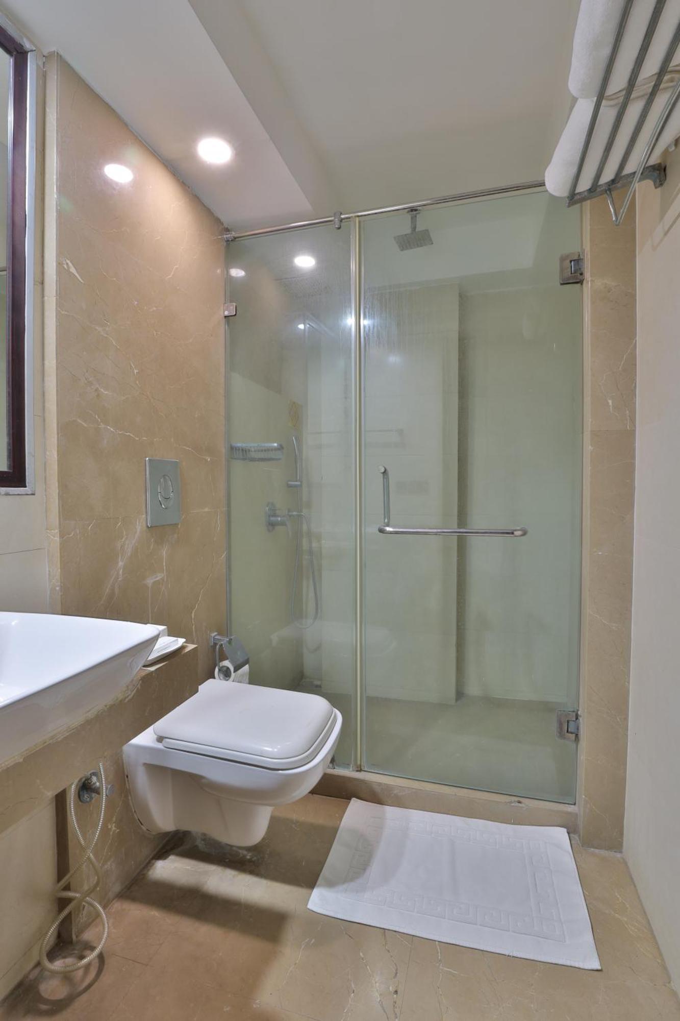 Krios Hotel - Near Sg Highway, アーメダバード エクステリア 写真