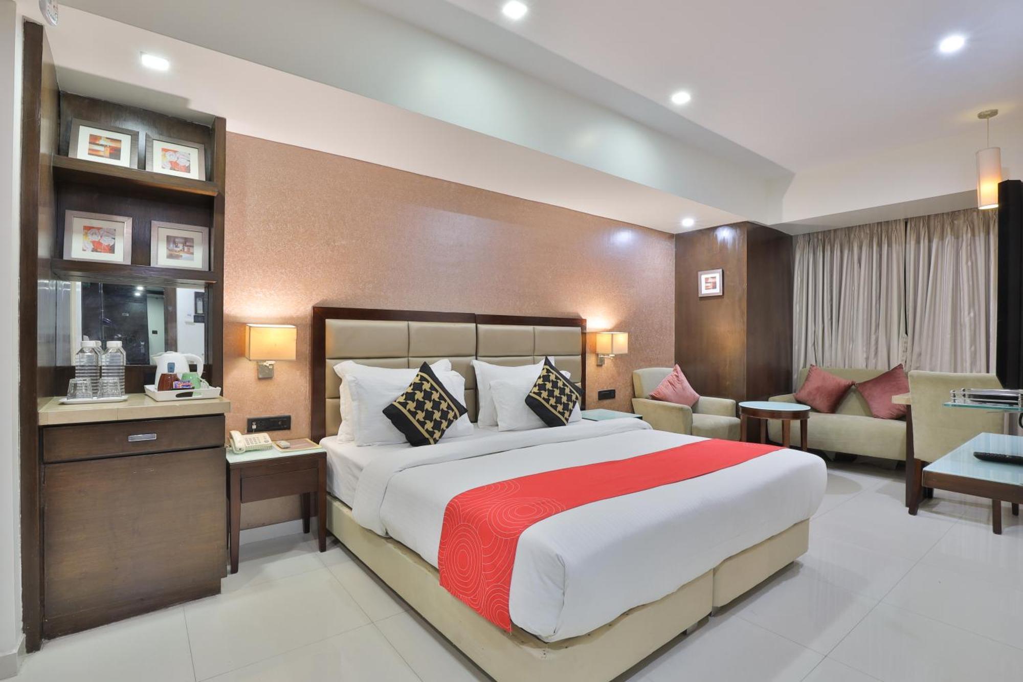 Krios Hotel - Near Sg Highway, アーメダバード エクステリア 写真